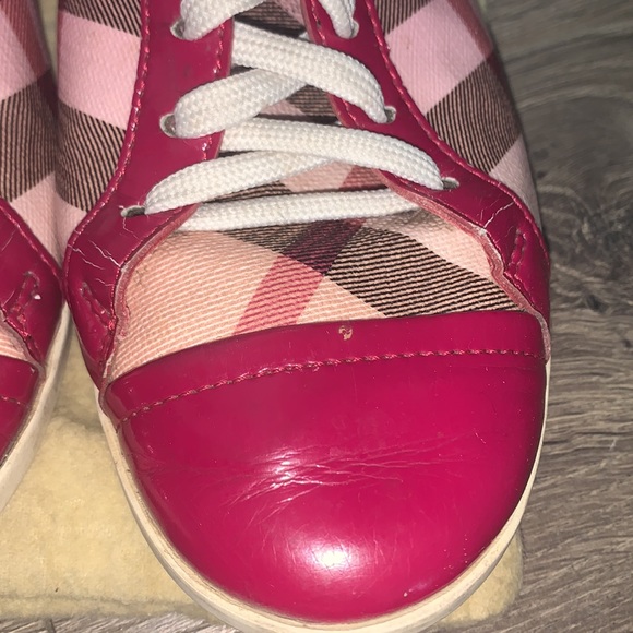 Patent leather Burberry sneakers - Picture 4 of 9
